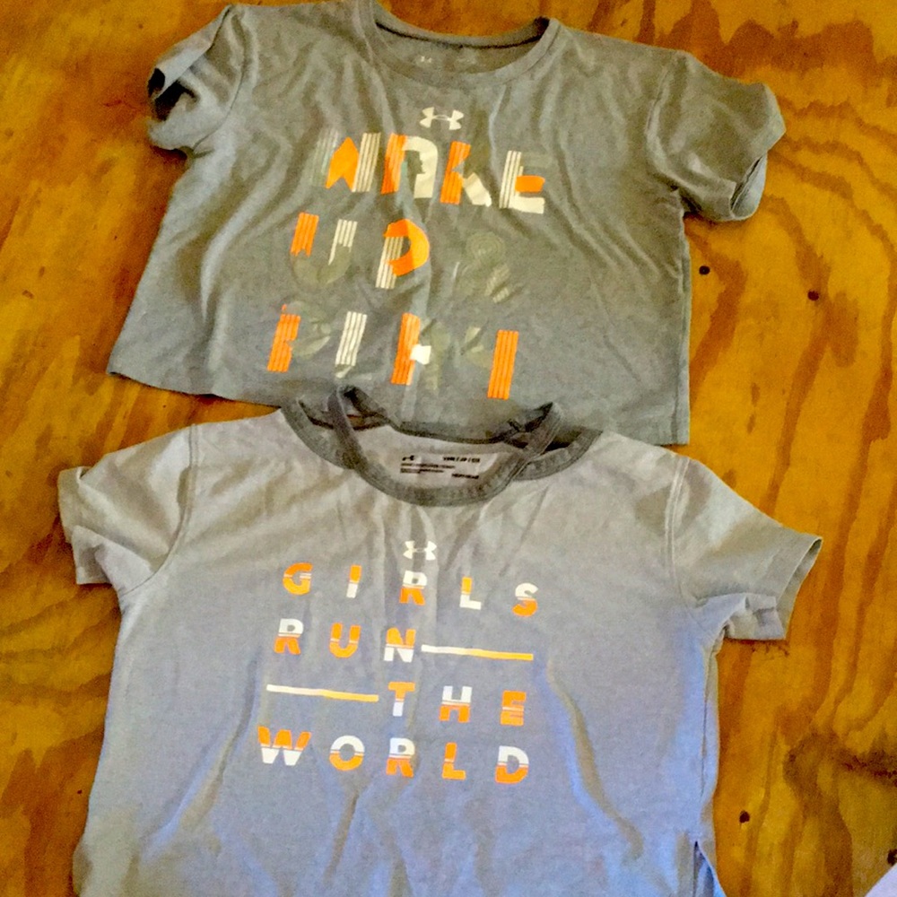 2 girls crop tops